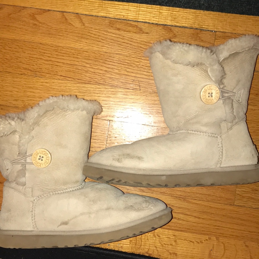 Bailey Button Uggs